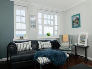 Stylish Retreat in Mousehole with Sea Views - Mousehole - 2