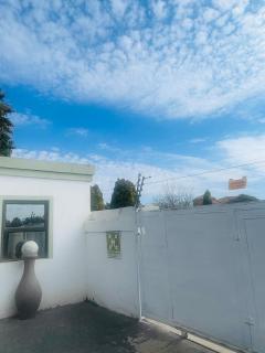 M2B guest lodge - Mahikeng - 9