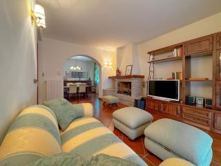 Ampia Casa con Giardino by Host Hero - Spello - 6