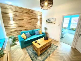2 Bedroom Apartment with Garden, Close to Beach - Southend-on-Sea - 0