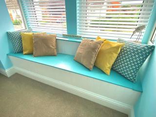 2 Bedroom Apartment with Garden, Close to Beach - Southend-on-Sea - 2