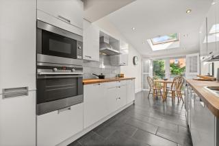 Reading Station - Modern Home with its own Garden Sleeps 6 - Reading - 1