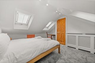 Reading Station - Modern Home with its own Garden Sleeps 6 - Reading - 2