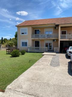 Apartmani Delić - - 4