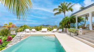 Tastefully Decorated Villa with Oceanview - 9