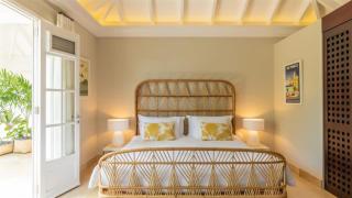 Tastefully Decorated Villa with Oceanview - 4