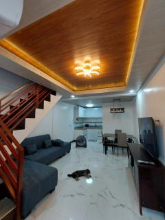 Cozy Aesthetic 2BR 3 storey Home with Rooftop - San Mateo - 0