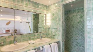 Relaxing Beach Living Villa in Lorient Beach - 1