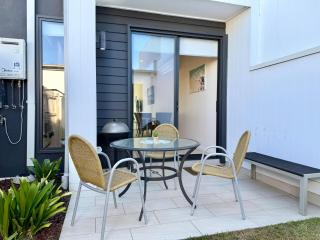 BRIGHT ESCAPE - Torquay - 9