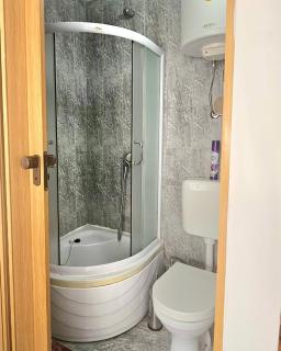 Small & Cute Downtown Apartment with parking - 4