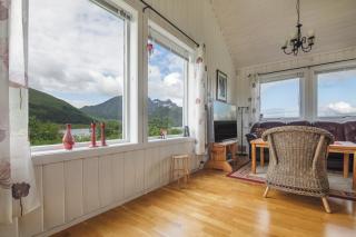 Private cabin by the sea, Lofoten - 4