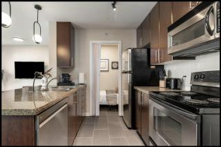 Urban Oasis with Pool and Gym near BC Place and Rogers Arena - Vancouver - 3
