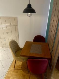 Olive Apartment 93 Calm, Cozy & Central - 1