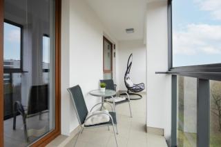 Bright Apartment with Parking near the PGE National Stadium by Noclegi Renters - Warsaw - 5