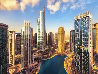 Stylish Lakefront Studio with King Bed and Pool - 9