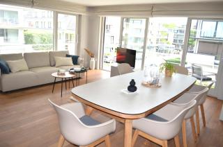 Lichtrijk hoekappartement met 3 slaapkamers op wandelafstand van strand en winkels - Koksijde - 0