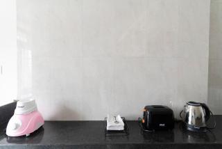 Serene, Chic & Sunlit 2BHK near Airport & BKC - 5