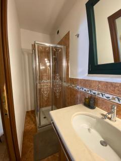 Wonderful Lake View Apartments with Pool with Breakfast GARDASEE - Torri del Benaco - 9
