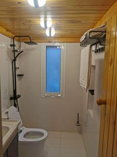 Dew Hut - - 7