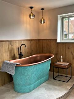 Frame Farm - Sleeps 20 in 1-6 Weaver's Cottages & The Byre barn - 7