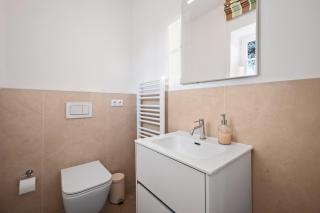 GUT KLETKAMP "Mühlenhof 2" - ruhige Ferienwohnung mit 2 Schlafzimmern I Terrasse mit See- & Naturblick I Gemeinschaftsgarten I 15 Min zur Ostsee I Küche I Parkplatz I Waschmaschine I WLAN - Kletkamp - 2