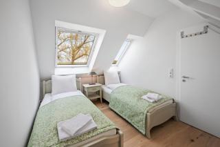 GUT KLETKAMP "Mühlenhof 2" - ruhige Ferienwohnung mit 2 Schlafzimmern I Terrasse mit See- & Naturblick I Gemeinschaftsgarten I 15 Min zur Ostsee I Küche I Parkplatz I Waschmaschine I WLAN - Kletkamp - 5