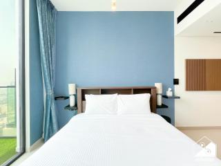 Skyline Studio l Balcony Bliss & Pool Access , JVC - 0