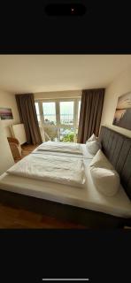 Ferienhaus Südblick am Meer in Breege mit Meerblick von allen drei Etagen sowie Sauna und Parkplatz - Breege - 2