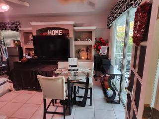ROOM RENTAL IN SHARED 4 bed 3 bath 5 STAR HOME with POOL - 5