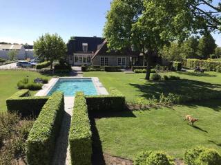 Beautiful holiday home in Vlaanderen with shared pool - - 3