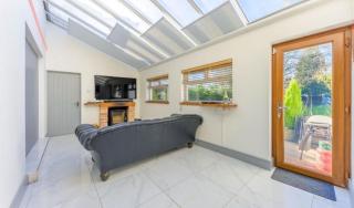 Large Quinton Residence Contractors and Families welcome - Moffat - 8