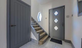 Large Quinton Residence Contractors and Families welcome - Moffat - 6
