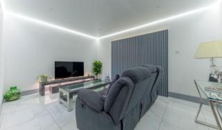 Large Quinton Residence Contractors and Families welcome - Moffat - 7