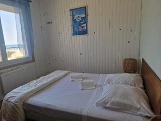 CARNON PLAGE évasion en bord de mer les pieds dans le sable Logement T4 pour 6 pers Terrasse vue mer Parking privé gratuit Accueil personnalisé - 3