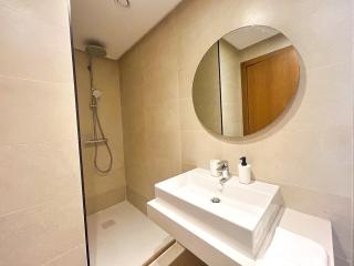 Small Cozy Nest in Quiet Area - Central with Balcony - 4