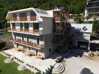 Hotel Vellezrit Guri - Theth - 0