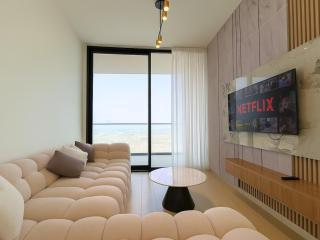 Big 1BR Apartment in JVC Binghatti Corners - 0