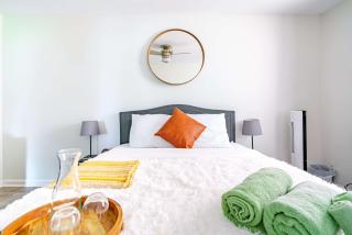 Short North Convention Private Parking Pets! - Columbus - 7