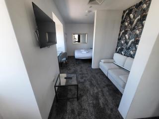 272 Accommodation - 1