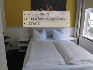 Haus Krabbe Apartments, zentral gelegen im idyllischen Nordseeort zwischen Bremerhaven und Cuxhaven, Hunde kostenfrei willkommen, hauseigene kostenfreie Parkplätze - Wremen - 4