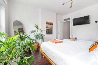 Prime Location Top Rated Clean Parking Free! - Columbus - 9