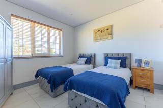 Large Quinton Residence Contractors and Families welcome - Moffat - 3