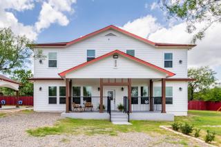 Family-Ready 4BR with Yard & Kids Playground - Cedar Creek - 6