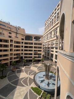 High Rise Lavish Room with Jacuzzi & Amazing View in zirkapur - Zirakpur - 9