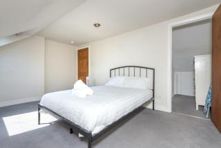 Spacious 3-Bed Maisonette Streatham Common - London - 9