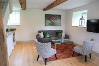 Frame Farm - Sleeps 20 in 1-6 Weaver's Cottages & The Byre barn - Benenden - 5