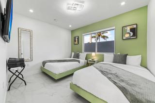 Lakefront Mansion, 5min 2 Hard Rock Stadium, 30Gsts L65 - - 2