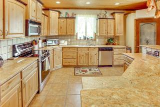 Fish Haven Cabin with Game Room, Views and Deck! - Fish Haven - 1