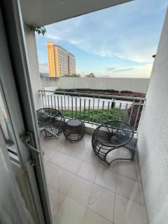 Condo Unit with Balcony Avida IT Park - Città di Cebu - 5