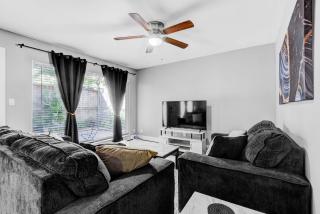 The Grand Stay 6 Beds Crib Perfect for Groups - Houston - 9